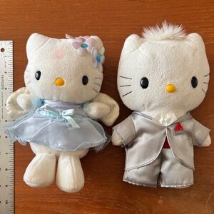Hello Kitty Plush Duo in Silver and White